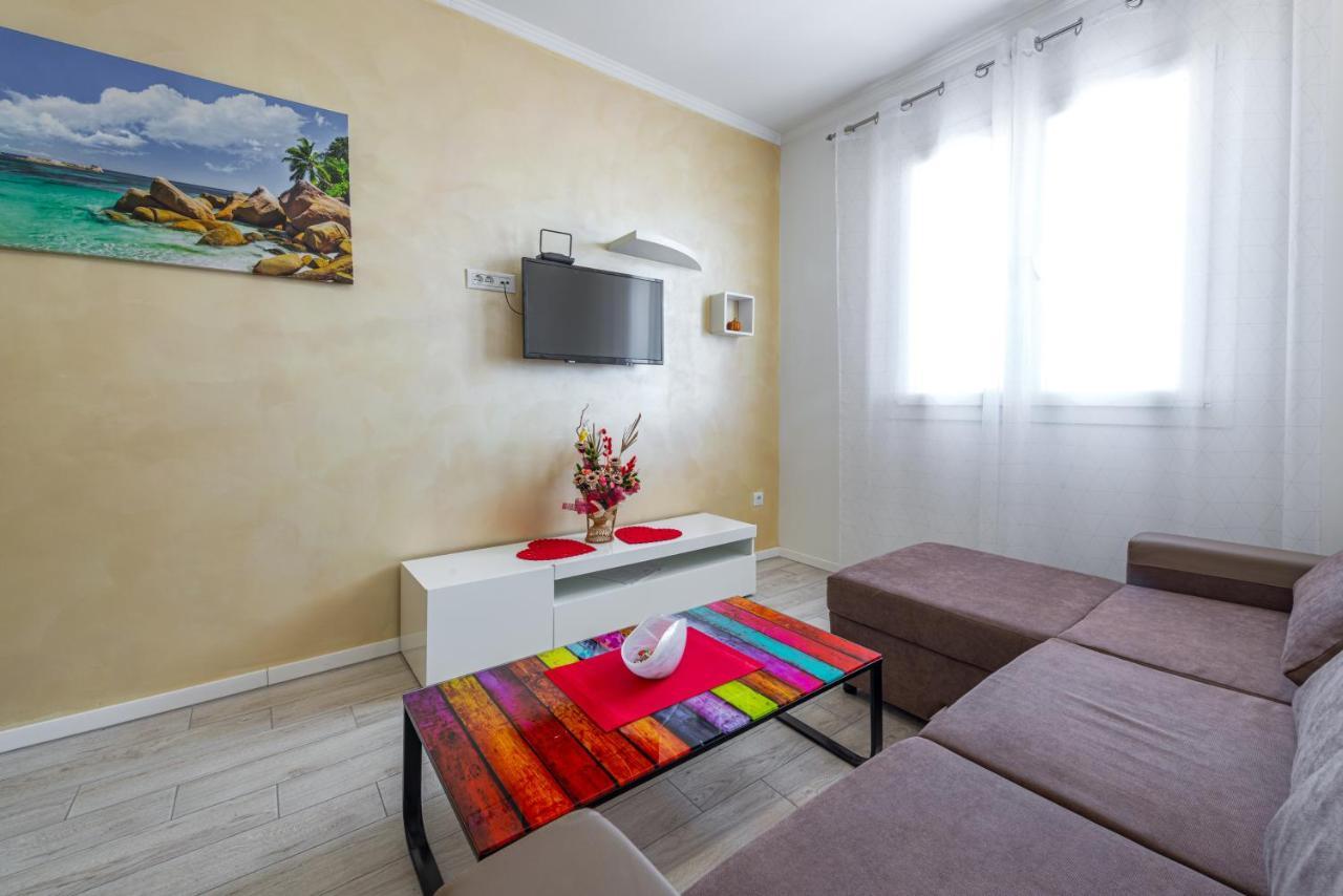 Apartma Tonka *